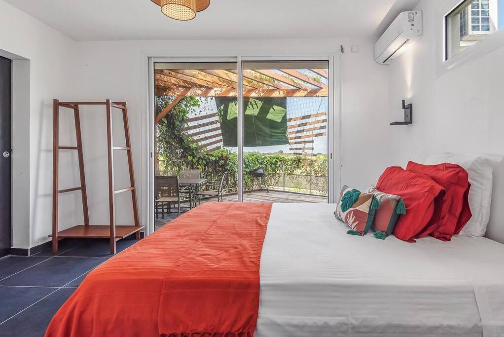 T3 Lumineux Avec Vue Exceptionnelle Et Piscine Oasis De Nature Et Serenite Petit-Canal Luaran gambar