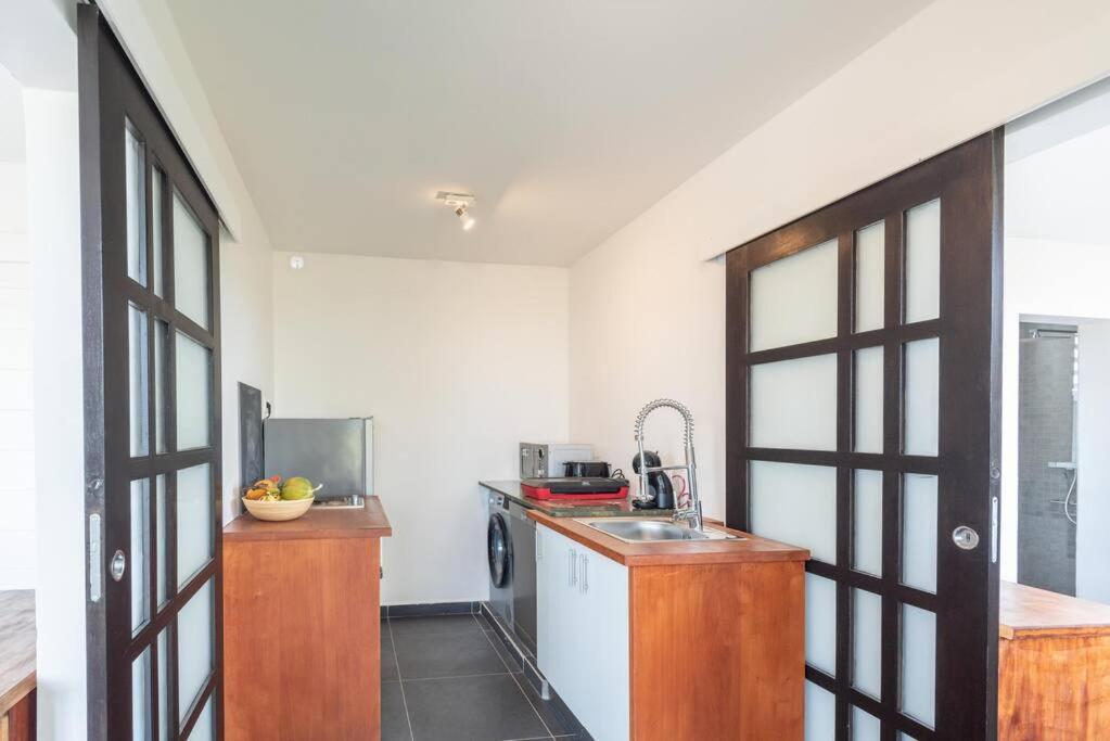 T3 Lumineux Avec Vue Exceptionnelle Et Piscine Oasis De Nature Et Serenite Petit-Canal Luaran gambar