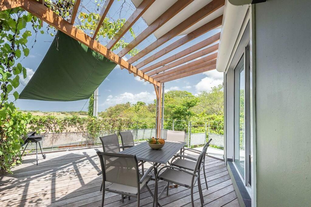 T3 Lumineux Avec Vue Exceptionnelle Et Piscine Oasis De Nature Et Serenite Petit-Canal Luaran gambar